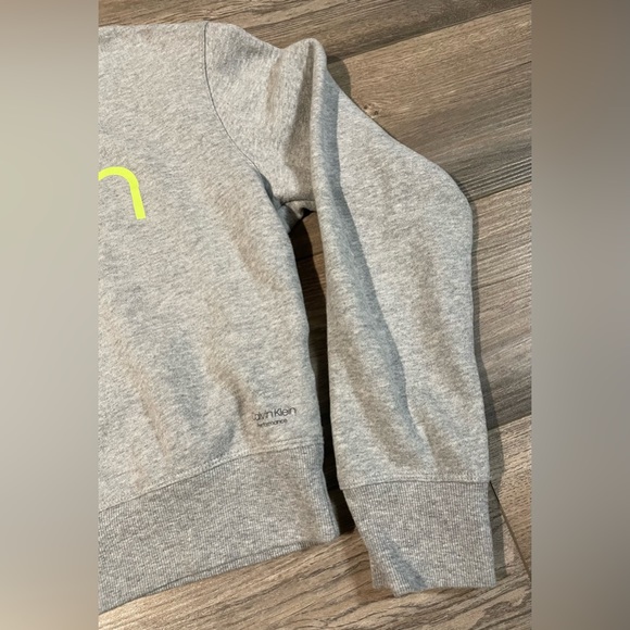 Women’s Calvin Klein sweatshirt - Picture 2 of 5